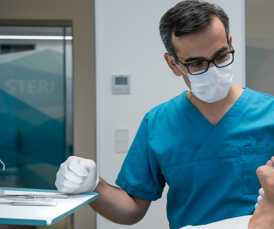 Was tun gegen Mundgeruch Dr. Khabat Kedir