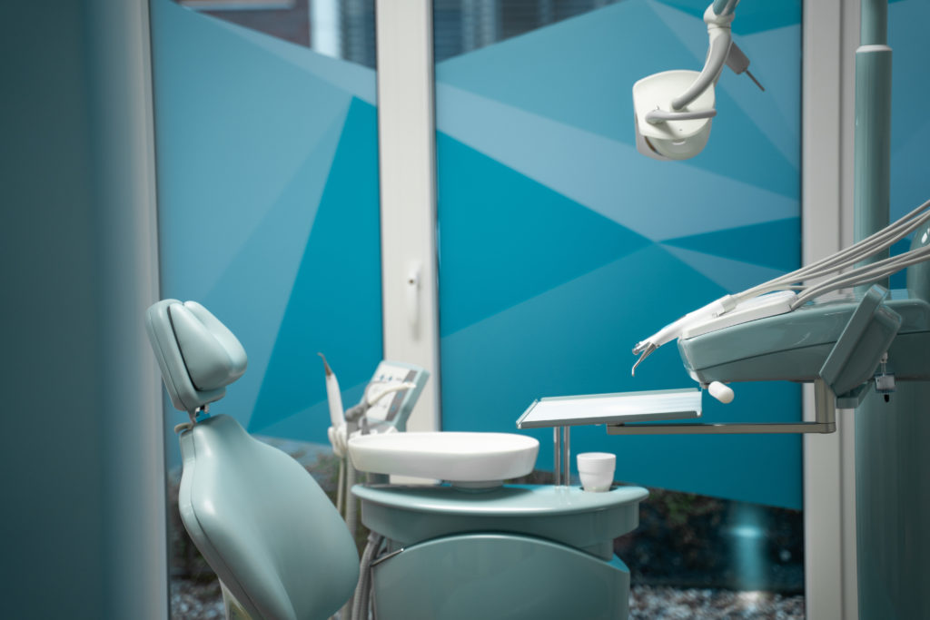 Behandlungsraum der Zahnarztpraxis MKG Plus in Münster